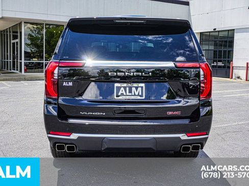 Used 2025 GMC Yukon XL Denali image 11
