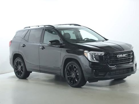Used 2024 GMC Terrain SLT w/ Elevation Edition AWD/4WD image 9