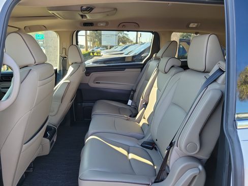 Used 2022 Honda Odyssey Elite image 9