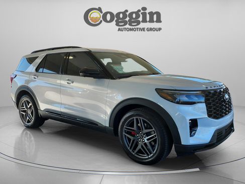 New 2026 Ford Explorer ST w/ Sun And Sound Package image 8