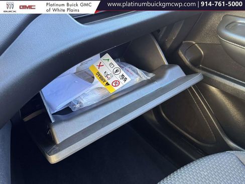 Used 2024 GMC Terrain SLE w/ Driver Convenience Package image 31