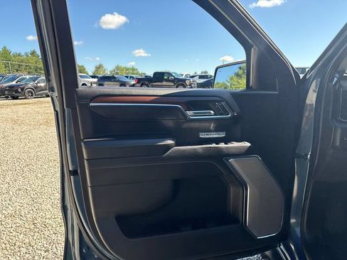 Used 2024 GMC Sierra 1500 Denali w/ Technology Package AWD/4WD image 22