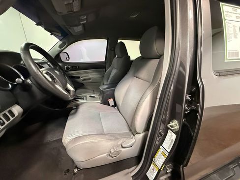 Used 2015 Toyota Tacoma PreRunner w/ TRD Sport Package RWD image 11