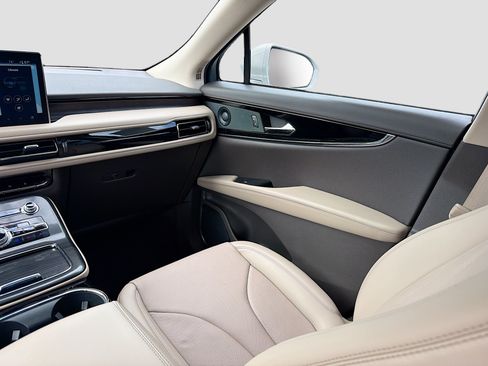Certified 2021 Lincoln Nautilus Reserve AWD/4WD image 24