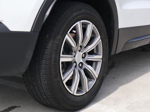 Used 2023 Cadillac XT4 Sport FWD image 12