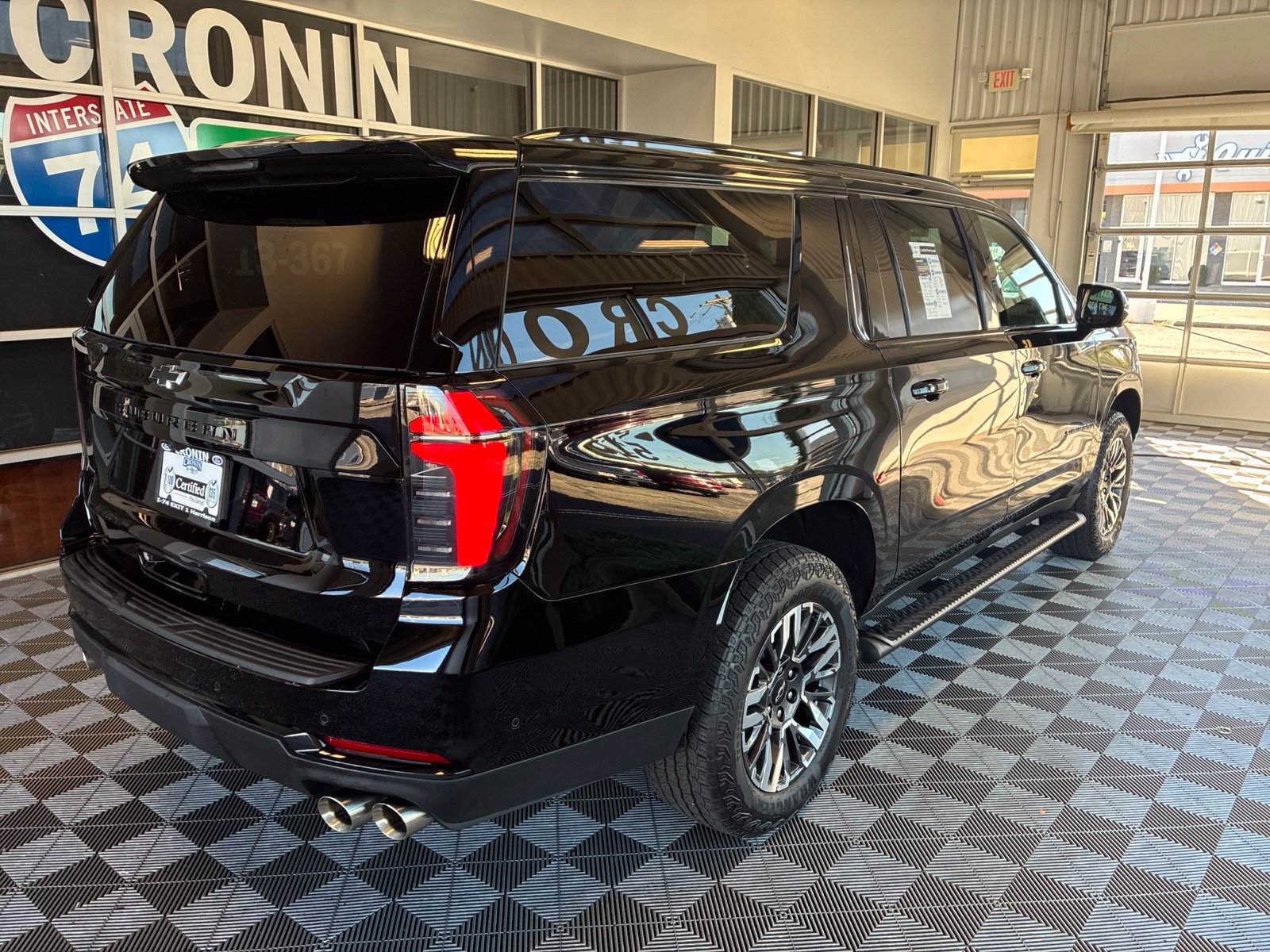 Used 2026 Chevrolet Suburban Z71 w/ Sun And Tow Package AWD/4WD image 6