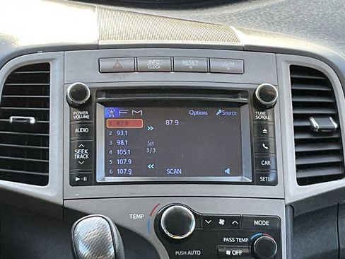 Used 2013 Toyota Venza LE image 17