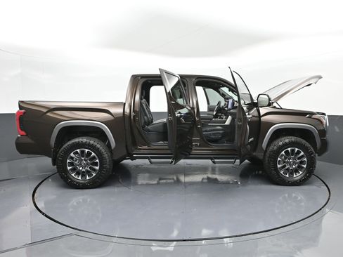 Used 2025 Toyota Tundra Limited image 55