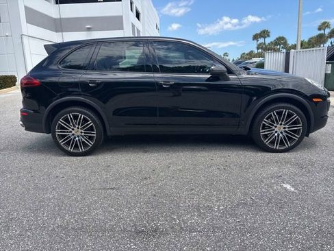 Used 2016 Porsche Cayenne AWD/4WD image 2
