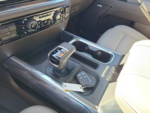 Used 2025 Chevrolet Silverado 1500 LTZ w/ Technology Package image 23