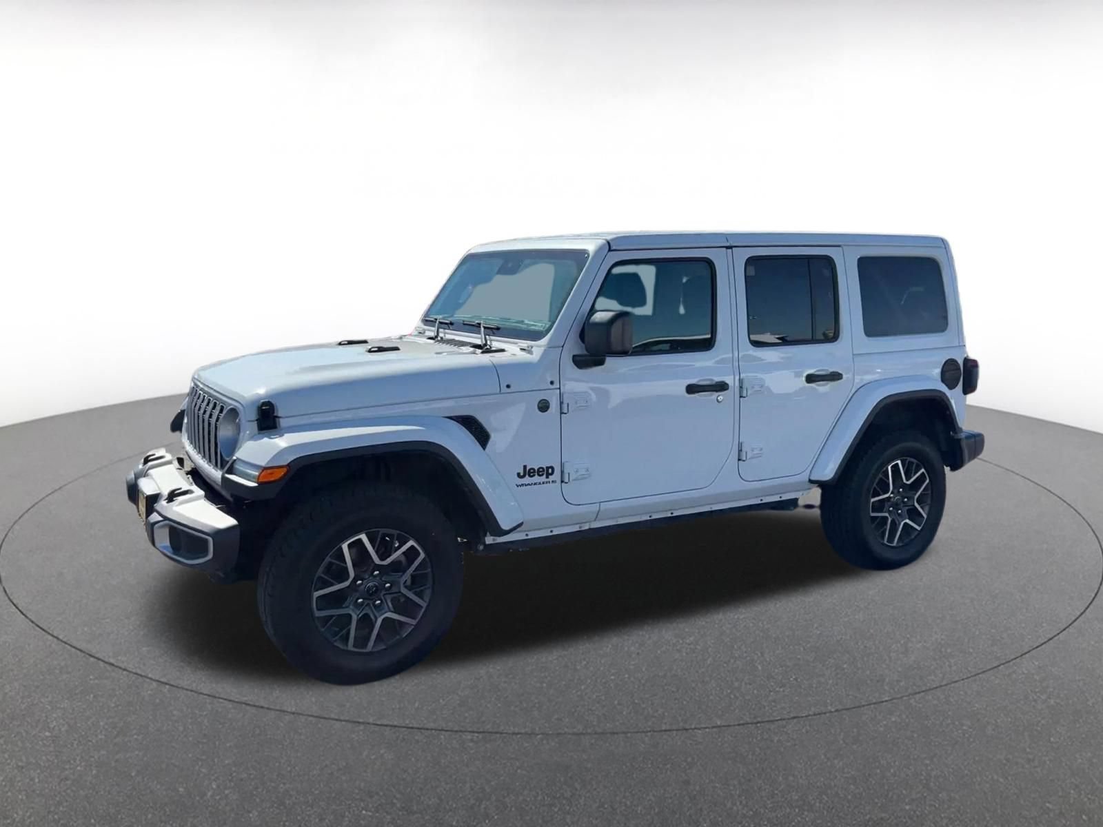 Used 2025 Jeep Wrangler Unlimited Sahara AWD/4WD image 7