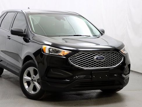 Used 2024 Ford Edge SE image 2