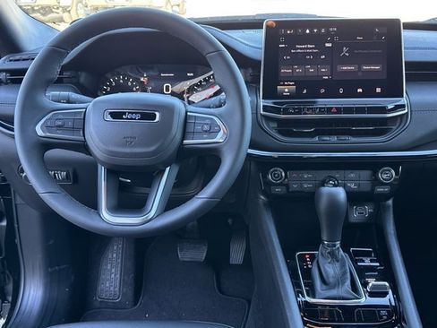 New 2026 Jeep Compass Latitude image 7