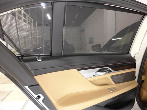 Used 2019 BMW M760i xDrive AWD/4WD image 75