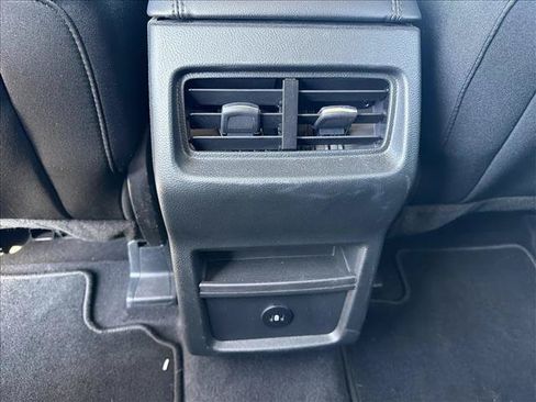 Used 2024 Ford Edge SE AWD/4WD image 18