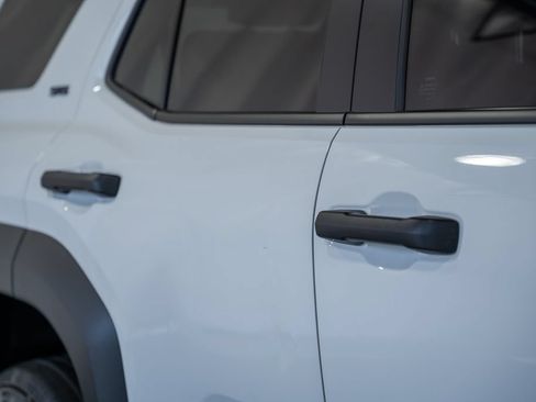 Used 2025 Toyota 4Runner SR5 AWD/4WD image 14