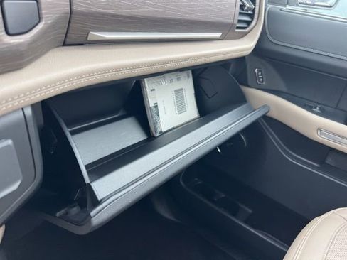 Certified 2023 Ford Expedition Limited image 20