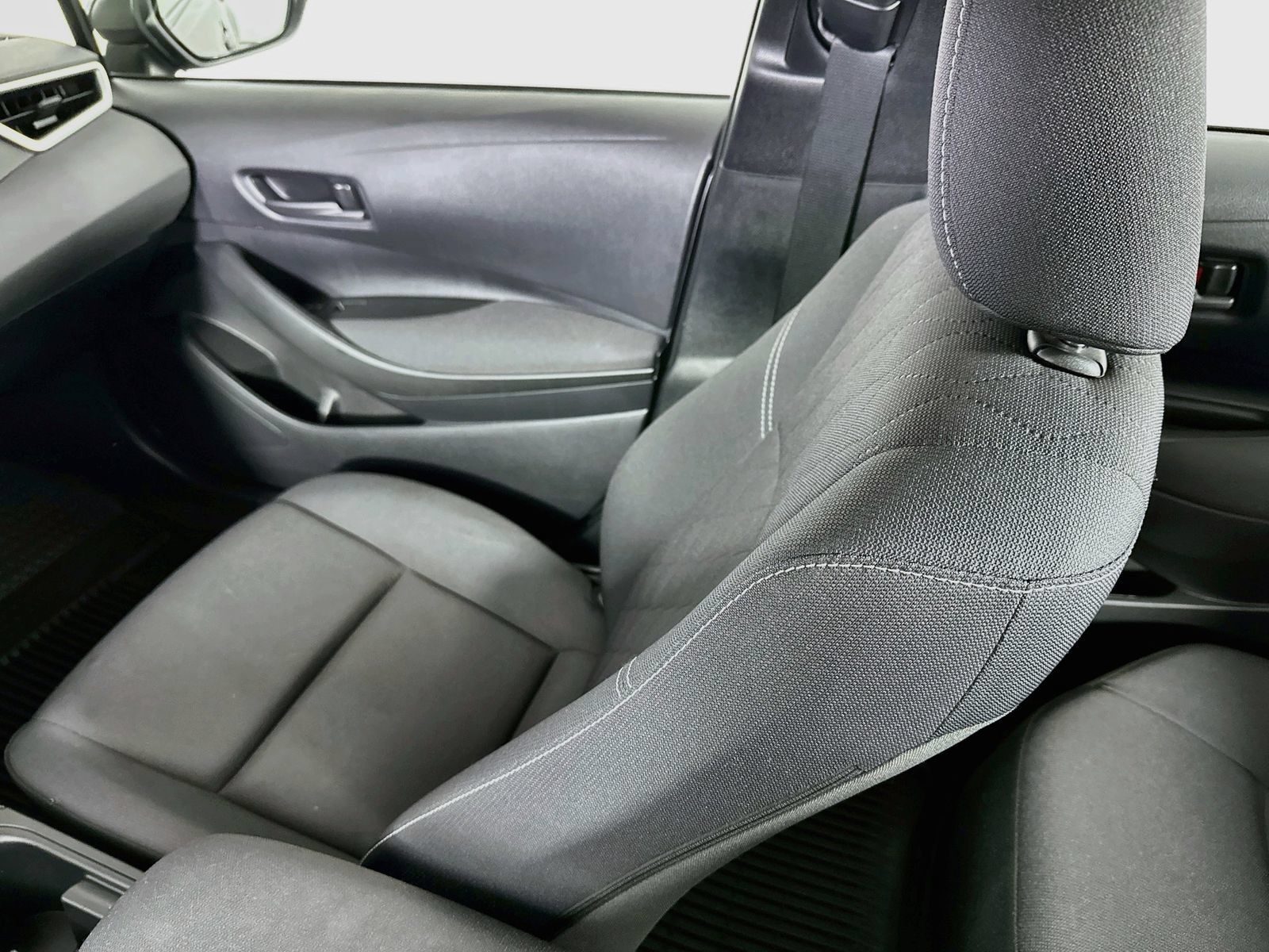 Used 2023 Toyota Corolla LE FWD image 22