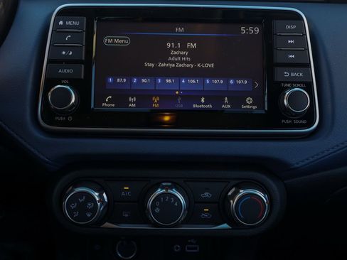 New 2025 Nissan Versa SV image 34