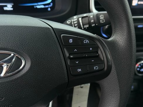 Used 2023 Hyundai Venue SE w/ Cargo Package image 32