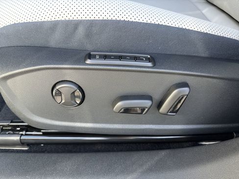 New 2025 Volkswagen ID.4 Pro S Plus image 13