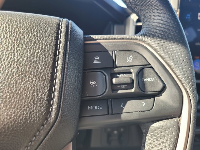 Used 2025 Toyota Tundra Limited AWD/4WD image 27