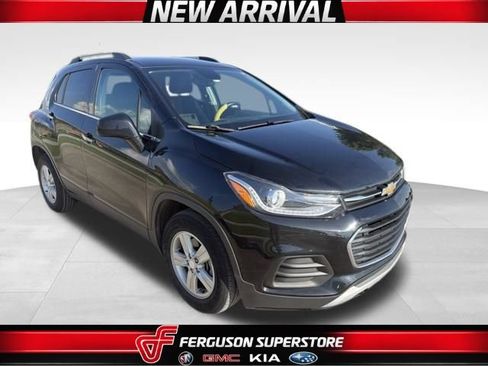 Used 2019 Chevrolet Trax LT w/ LT Convenience Package FWD image 1