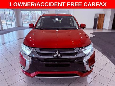 Used 2018 Mitsubishi Outlander GT image 2