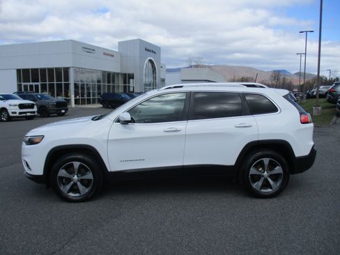 Used 2019 Jeep Cherokee Limited AWD/4WD image 8