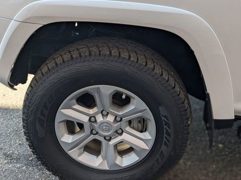 Used 2017 Toyota 4Runner SR5 image 14