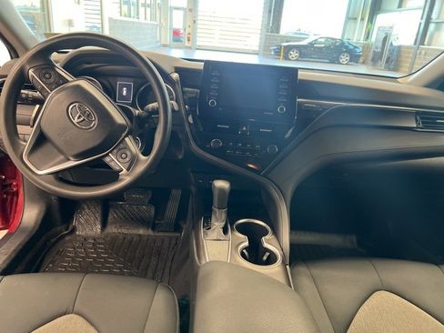 Used 2021 Toyota Camry LE image 27