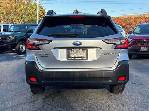 Used 2025 Subaru Outback Premium image 4