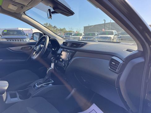 Used 2020 Nissan Rogue Sport S w/ Appearance Package AWD/4WD image 19