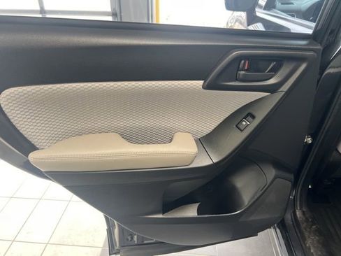 Used 2018 Subaru Forester 2.5i w/ Alloy Wheel Package image 11