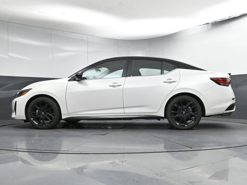 Certified 2025 Nissan Sentra SR w/ Midnight Edition image 28