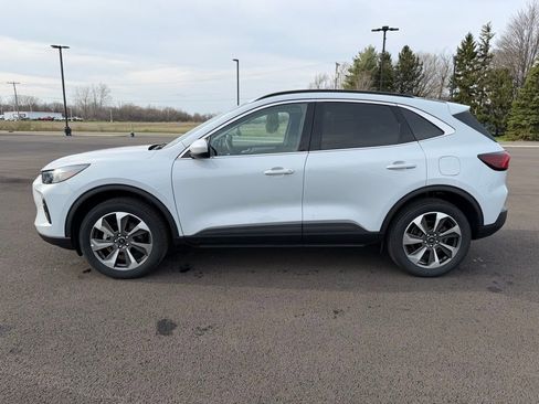Used 2025 Ford Escape Platinum image 8