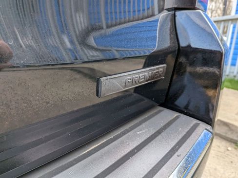 Used 2017 Chevrolet Suburban Premier image 19