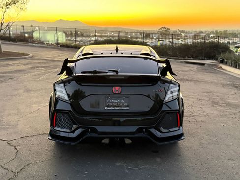 Used 2018 Honda Civic Type R image 8