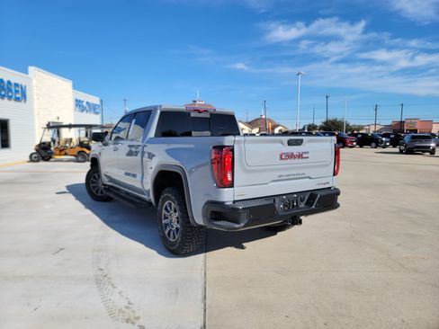 Used 2024 GMC Sierra 1500 AT4X image 5