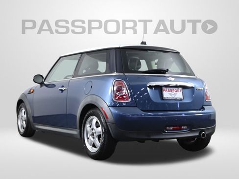 Used 2011 MINI Cooper Hardtop image 6