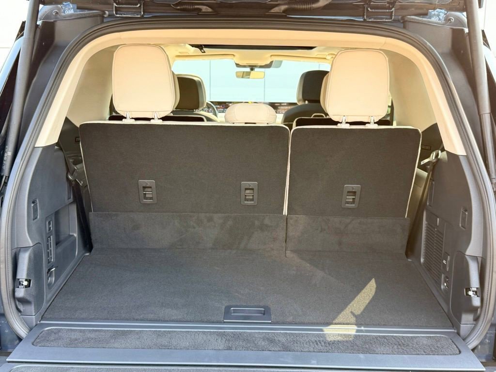 New 2027 Lincoln Navigator Reserve w/ Jet Appearance Package AWD/4WD image 28