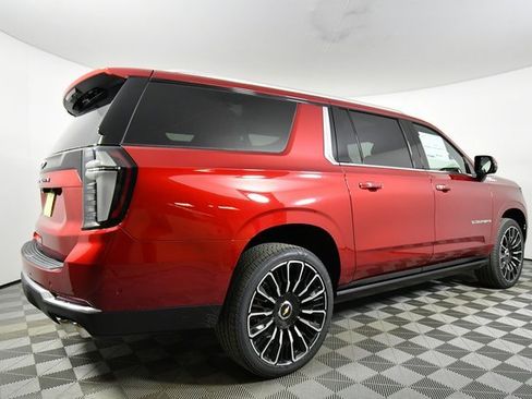 New 2026 Chevrolet Suburban High Country image 10