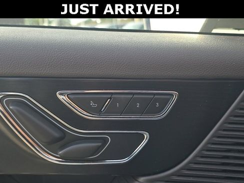 Used 2020 Lincoln Corsair FWD w/ Premium Package image 12