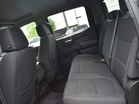 Used 2022 Chevrolet Silverado 1500 LT AWD/4WD image 18