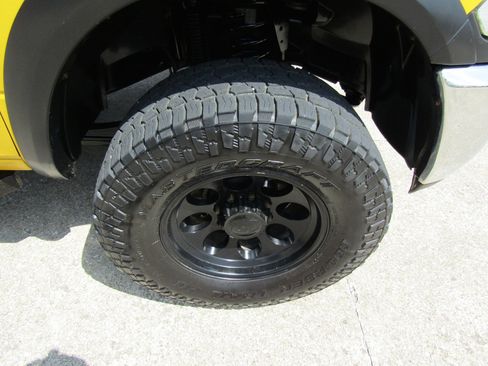 Used 2017 RAM 2500 Tradesman w/ Chrome Appearance Group image 12