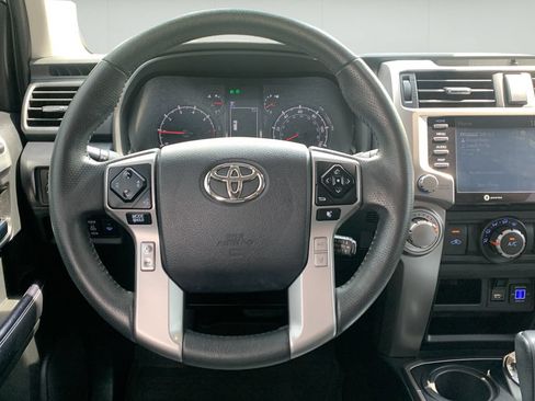 Used 2022 Toyota 4Runner SR5 Premium w/ Moonroof Package AWD/4WD image 21