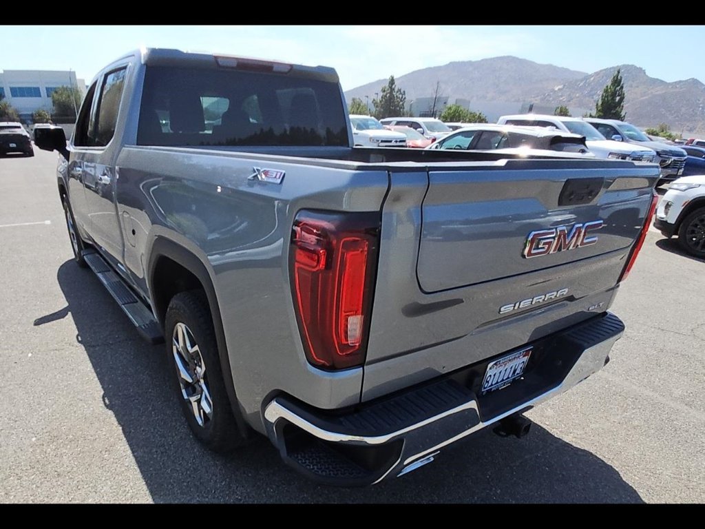 Used 2023 GMC Sierra 1500 SLT w/ SLT Premium Package AWD/4WD image 4