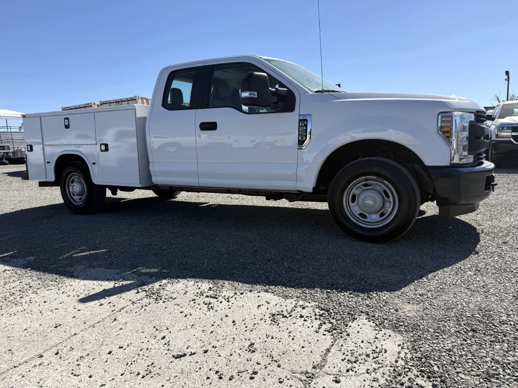 Used 2018 Ford F250 XL w/ Power Equipment Group RWD image 3