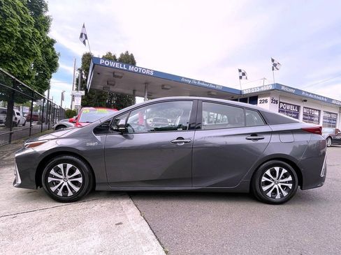 Used 2020 Toyota Prius Prime Limited FWD image 18