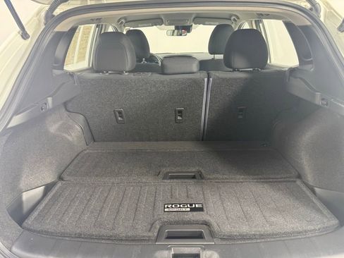 Used 2021 Nissan Rogue Sport SV AWD/4WD image 17